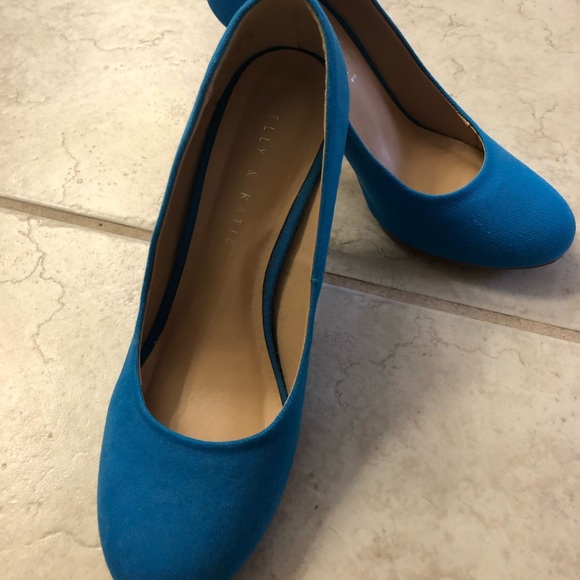 Turquoise blue fabric pumps with stacked heel - Picture 3 of 8